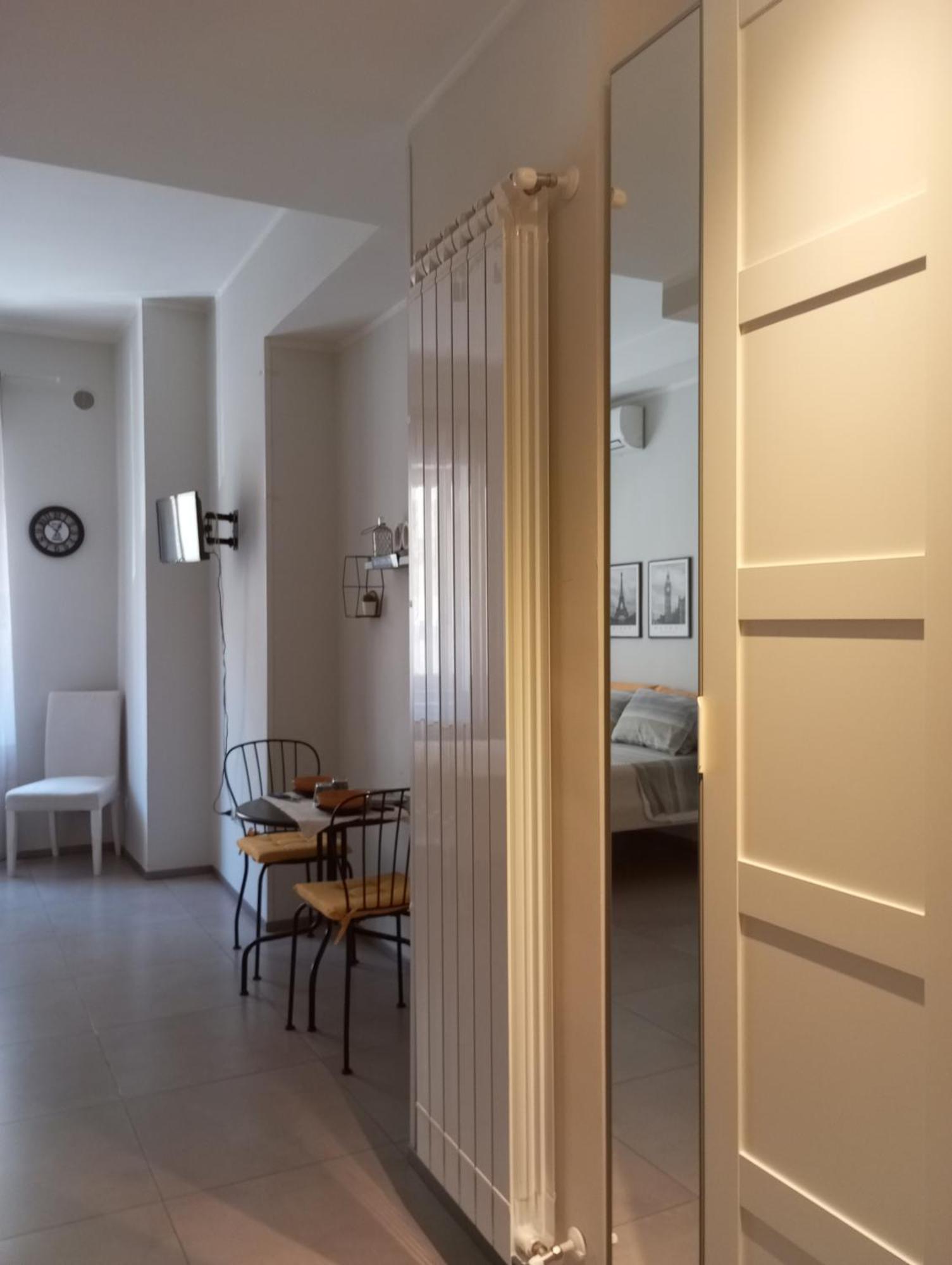 Holidaystudio Appartamento In Centro 萨莱诺 外观 照片